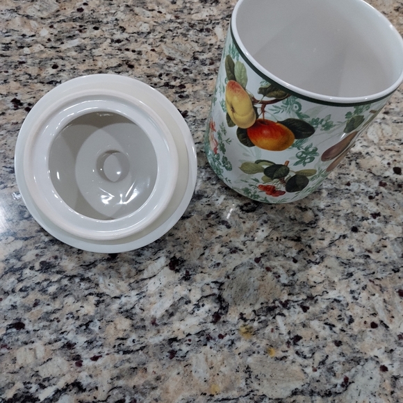 Pamela Gladding Canister - Picture 3 of 7